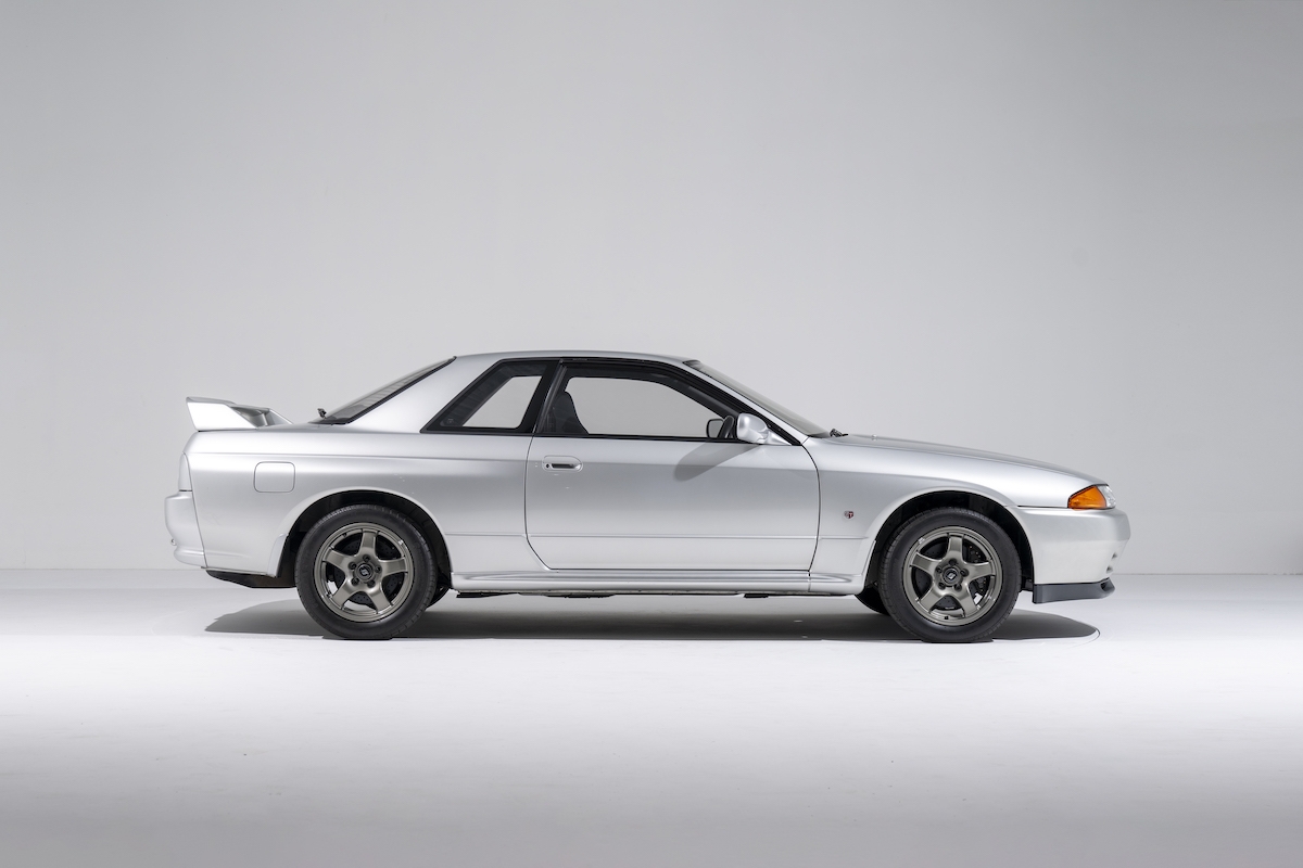 R32 silver 02
