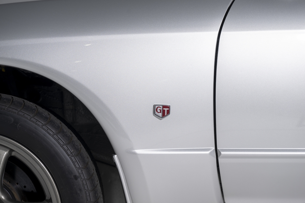R32 silver 11