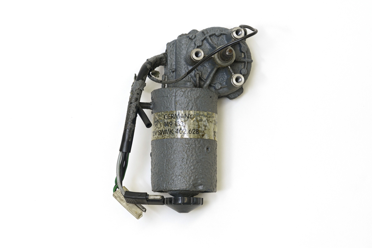 Ferrari F40 R.H. Headlight lifting motor [Charity | Miura-shoji Collection]
